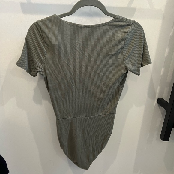 Forever 21 Green Bodysuit - Picture 2 of 3